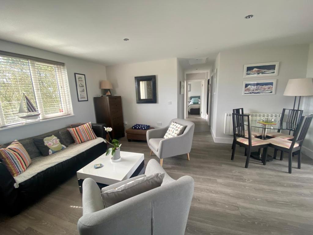2 Bedroom Cottage Sleeps 4 With Hot-Tub, & Shared Pool Use Sennen Luaran gambar